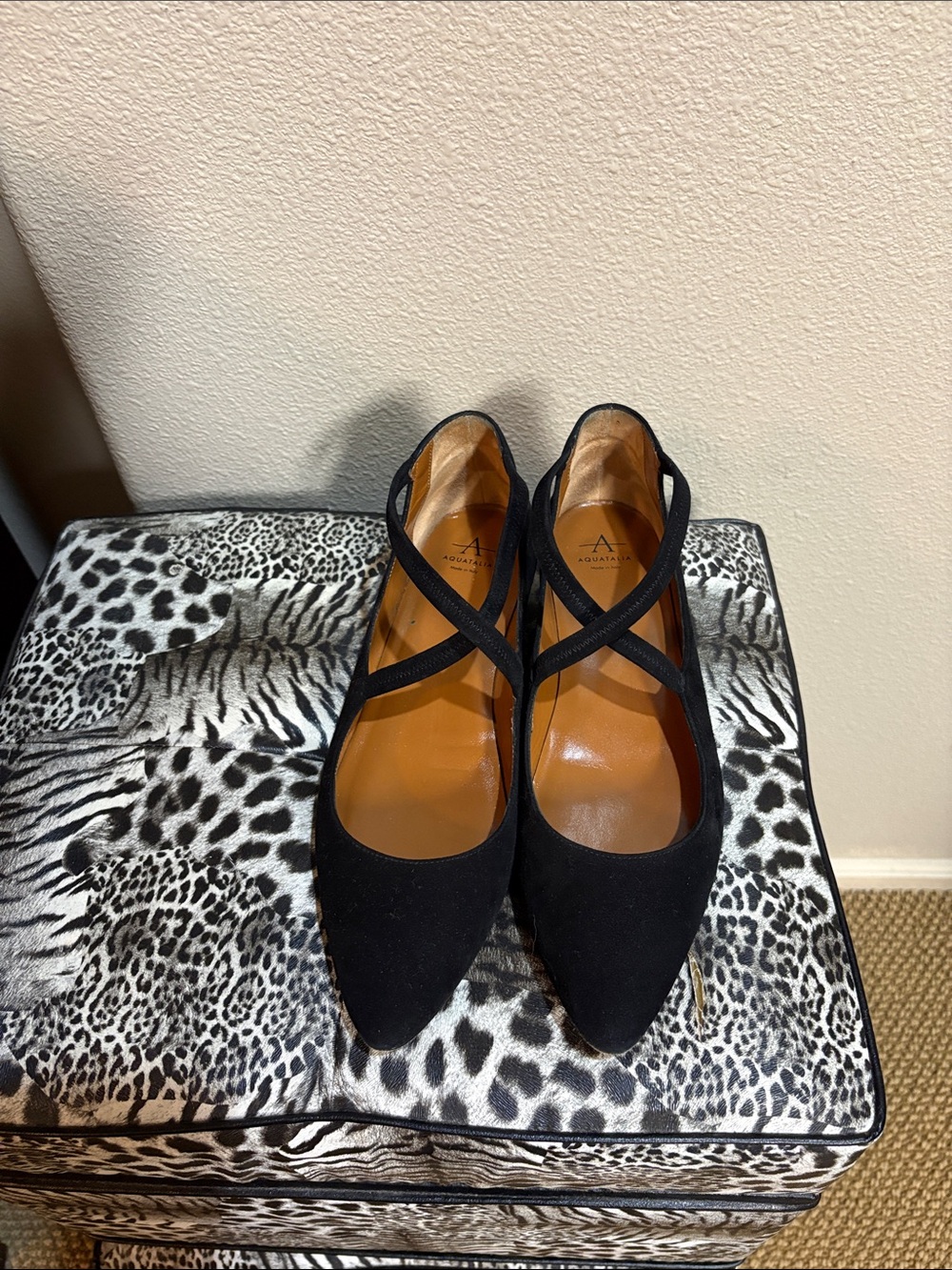 Aquatalia Black Suede Cross-Strap  Flats size 9 As seen on Duchess of Cambridge